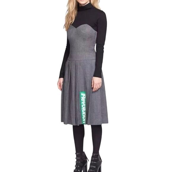 MARC BY MARC JACOBS REVOLUTION
Pleated Wool Bustier Dress New w/ tags
MSRP $698 - Picture 3 of 16